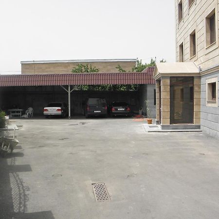 Hotel Apollon Ереван Екстериор снимка