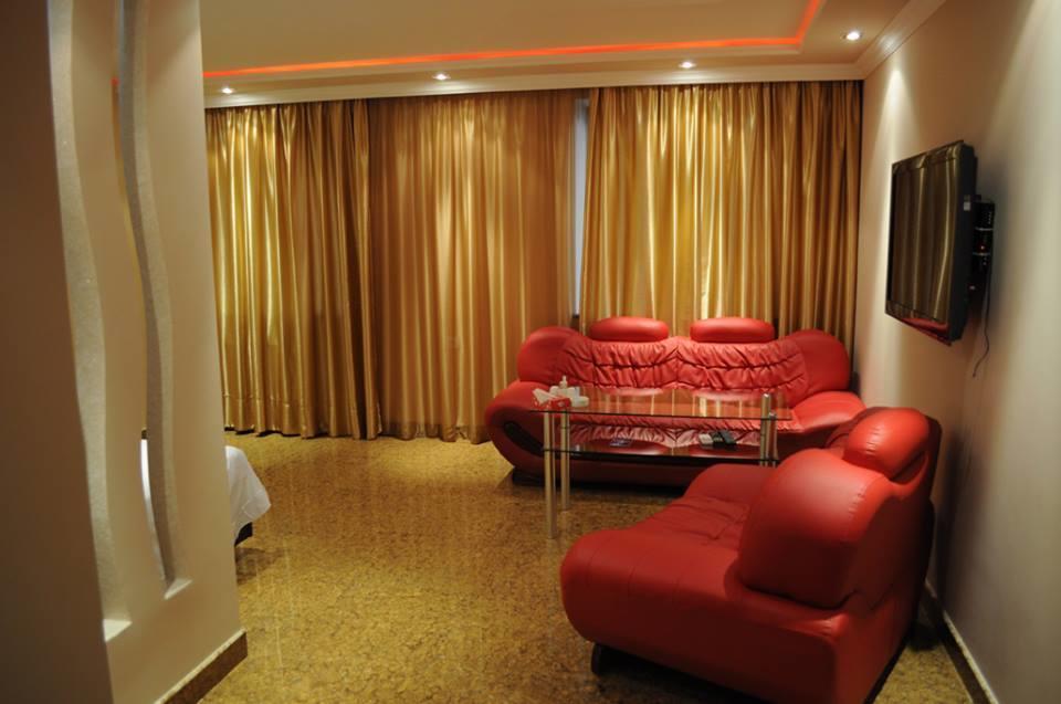 Hotel Apollon Ереван Екстериор снимка