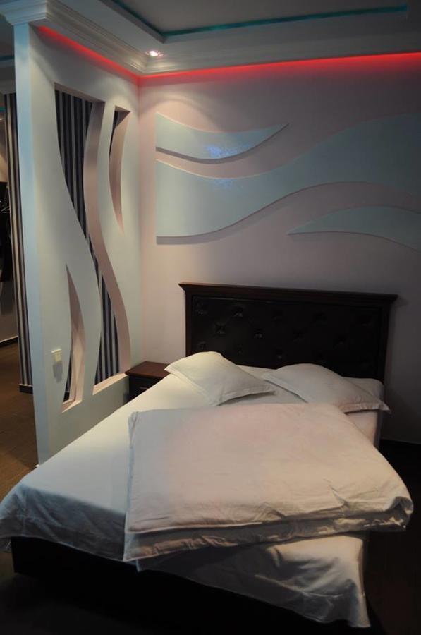 Hotel Apollon Ереван Екстериор снимка