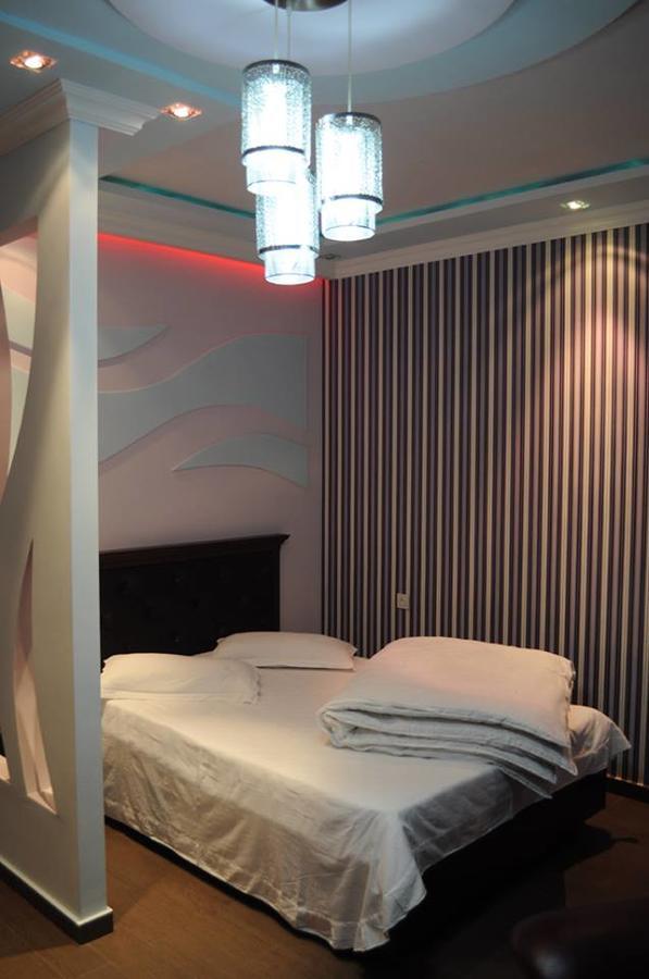 Hotel Apollon Ереван Екстериор снимка